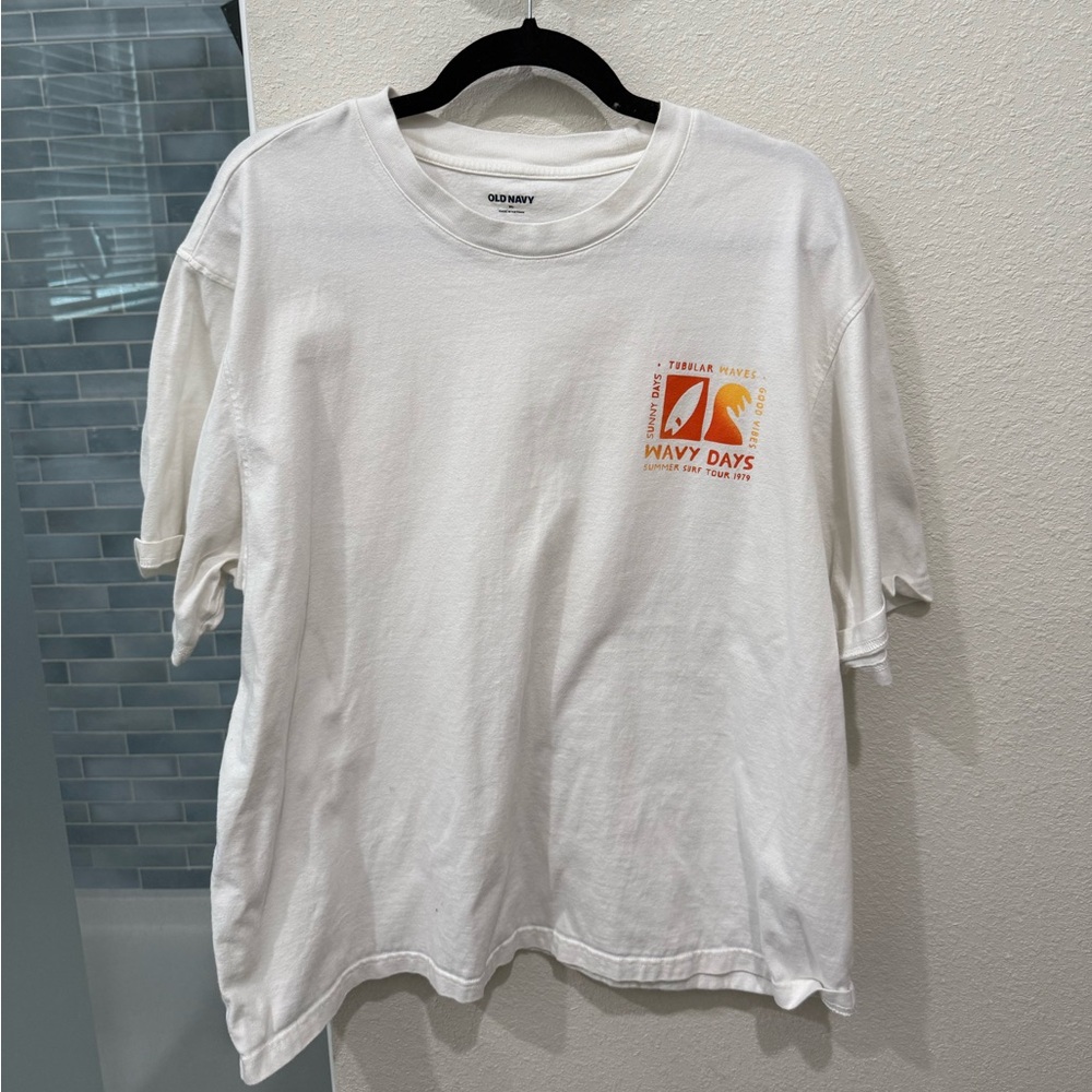 Old Navy Oversized Graphic T-Shirt - Picture 2 of 2